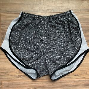 M NIKE DRI-FIT ATHLETIC SHORTS
